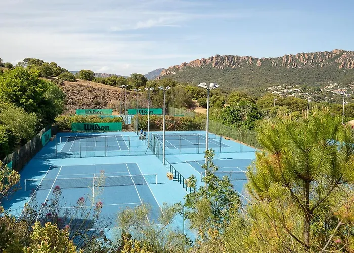 Apartment Le Belvedere - R0 145 By Interhome Saint-Raphaël